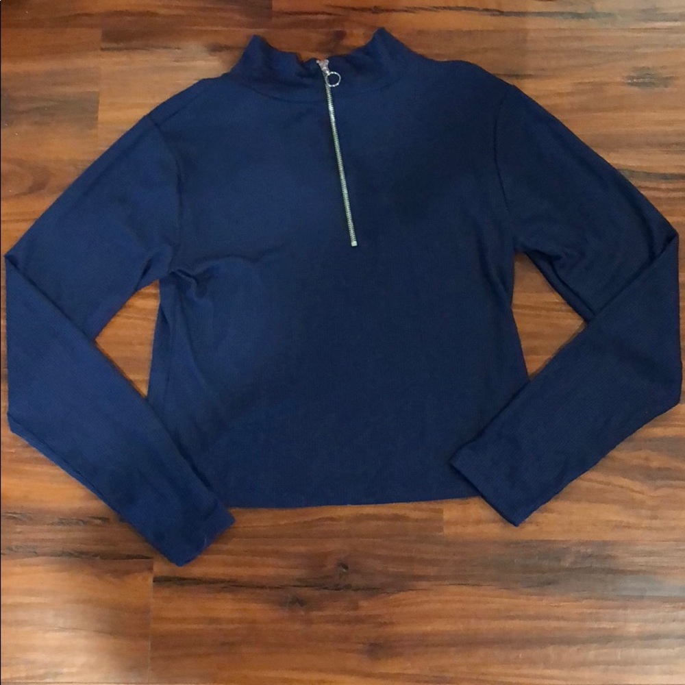 Longe sleeve mock neck zip up